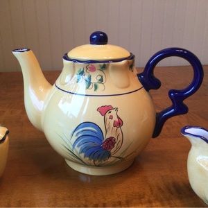 TEAPOT, SUGAR With Lid & CREAMER SET Cracker Barrel Rooster